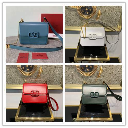 Picture of Valentino Handbags _SKUfw129869105fw